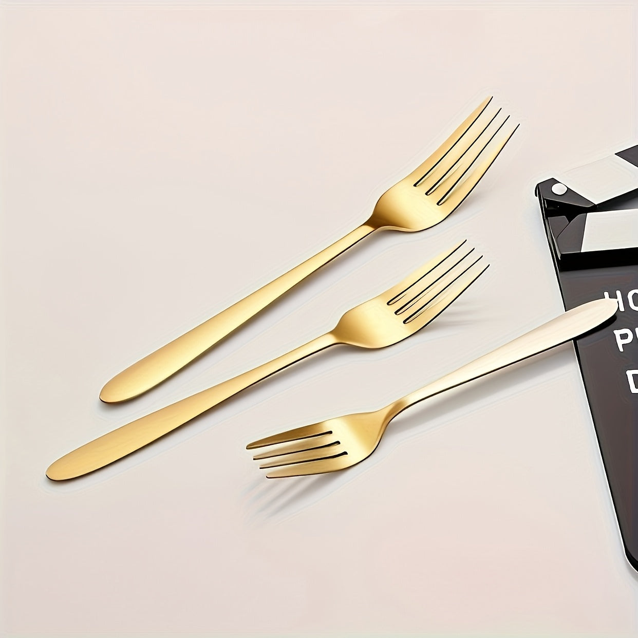 40pcs Golden Stainless Steel Wedding Forks, Western Dinner Forks, Household Silvery Forks, Steak, Fruit, And Dessert Forks. Suitable for Parties And Gatherings